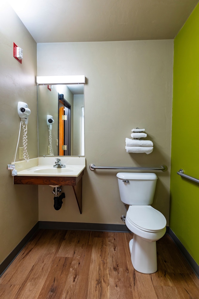 Extended Stay Airport 46/50