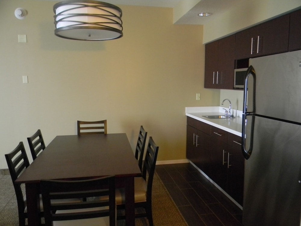 Comfort Suites Youngstown North 32/37
