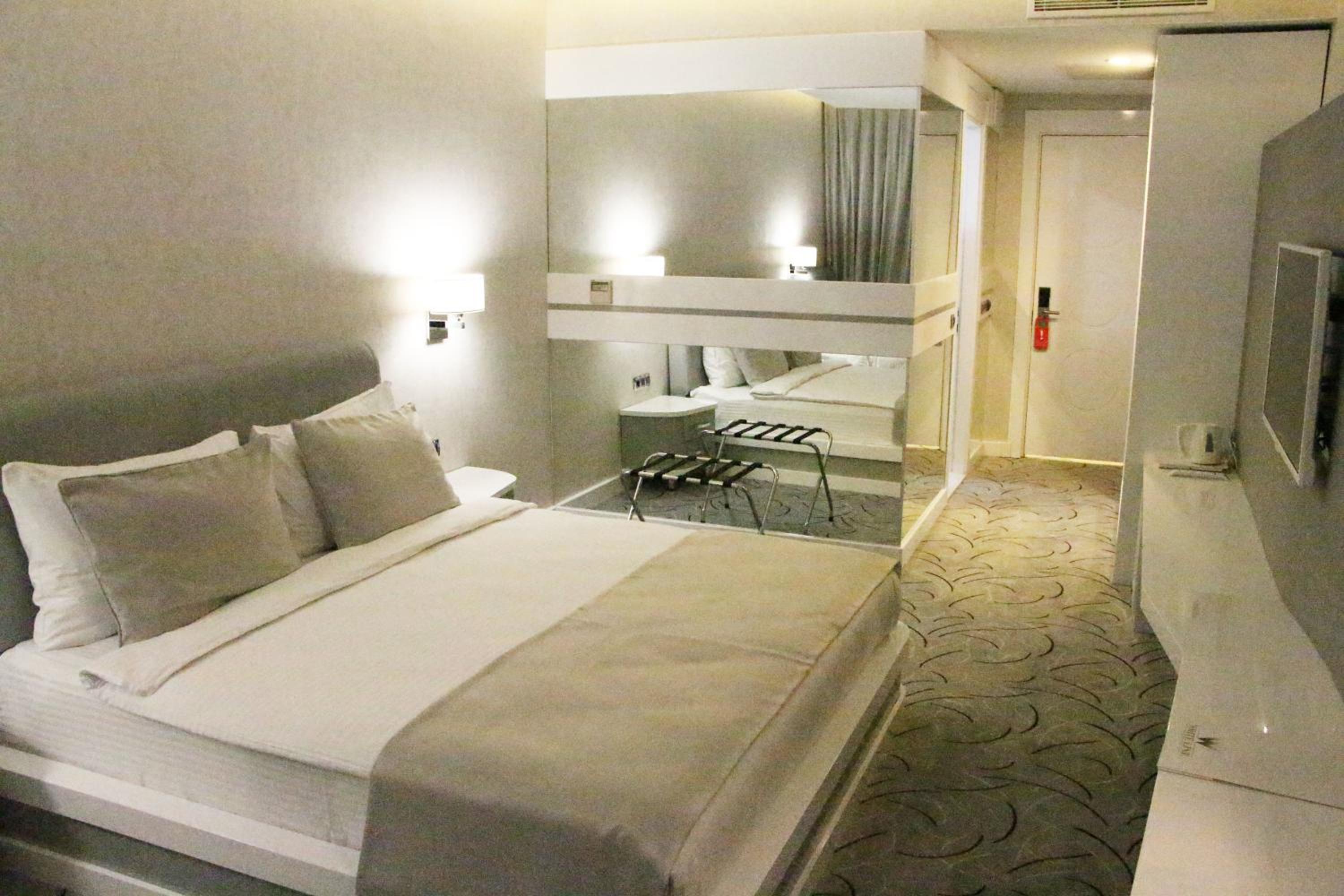 White Line Boutique Hotel 9/27
