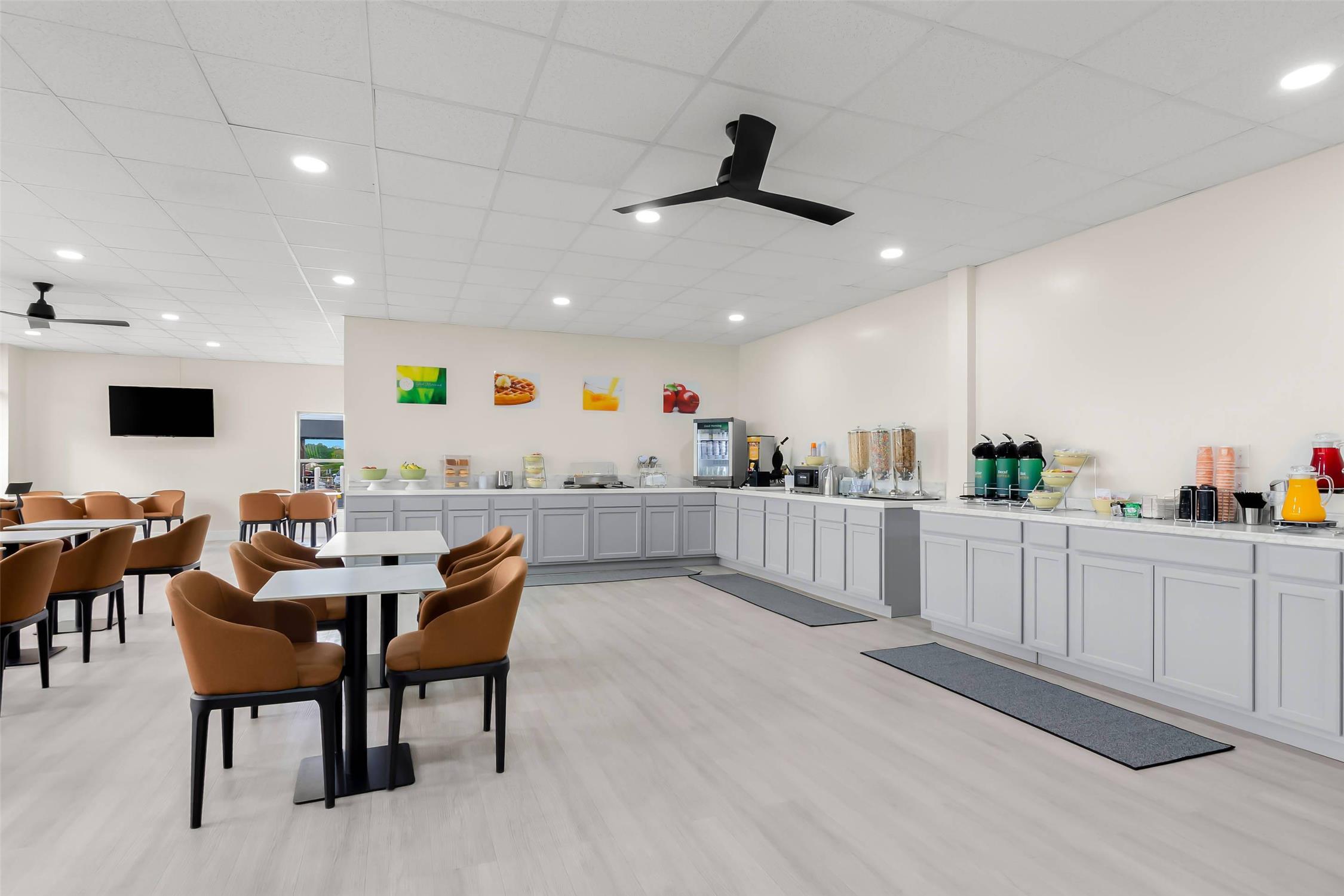 Quality Inn & Suites Wytheville 18/26