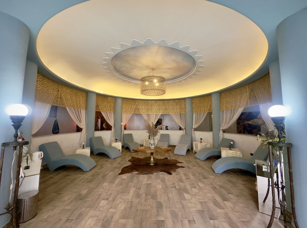 Le Sillage Palace sky & Spa 64/87