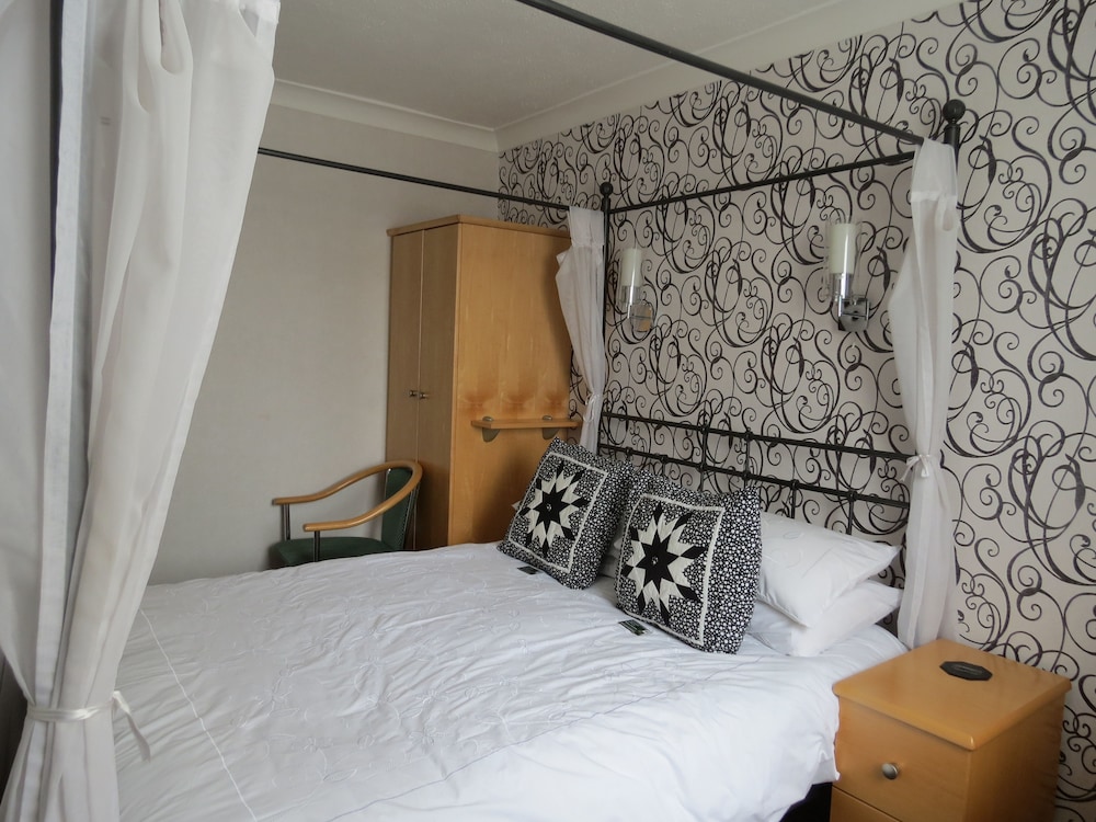 The Royal Bridlington 6/36