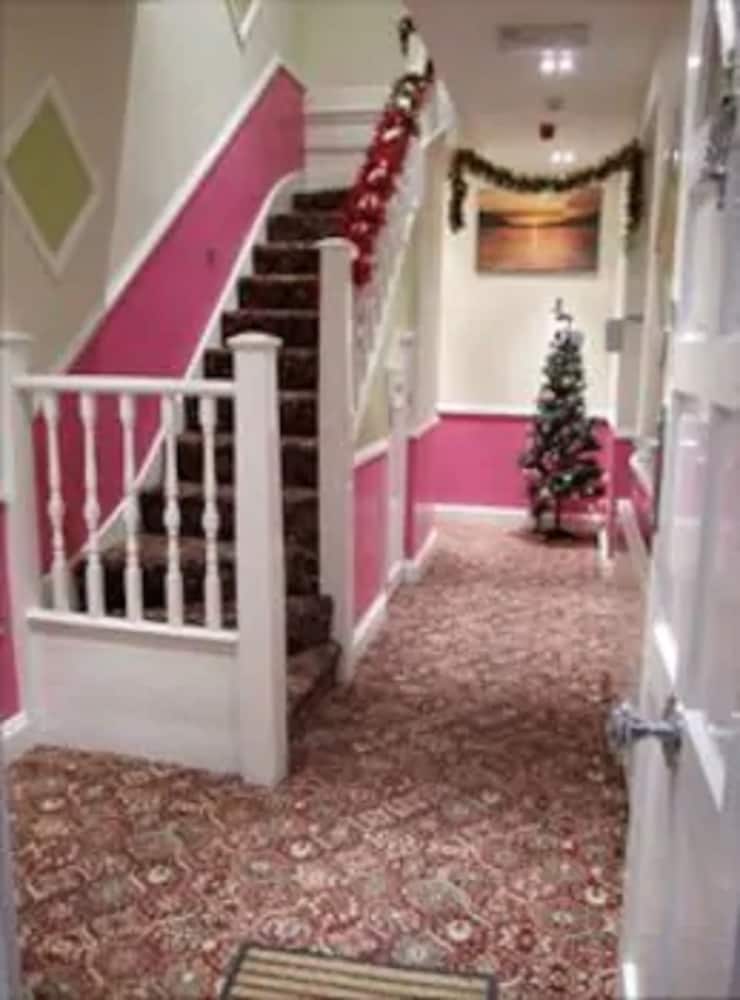 Twickenham Guest House 36/49
