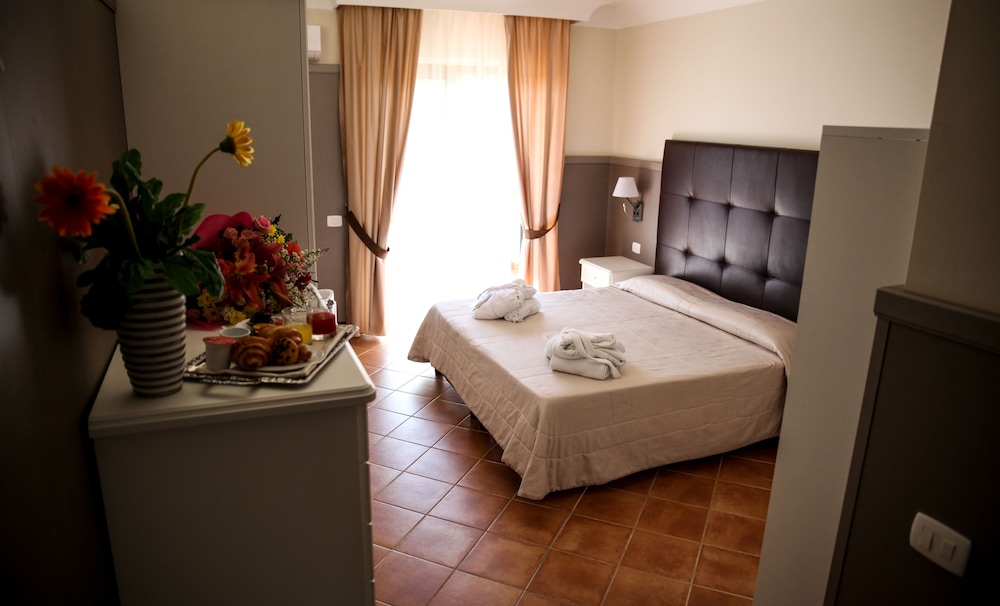 غرفة قياسية بسريرين منفصلين، Baia Di Ulisse Wellness & Spa 3/8