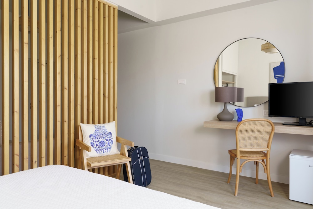 Paradise Art Hotel 45/57