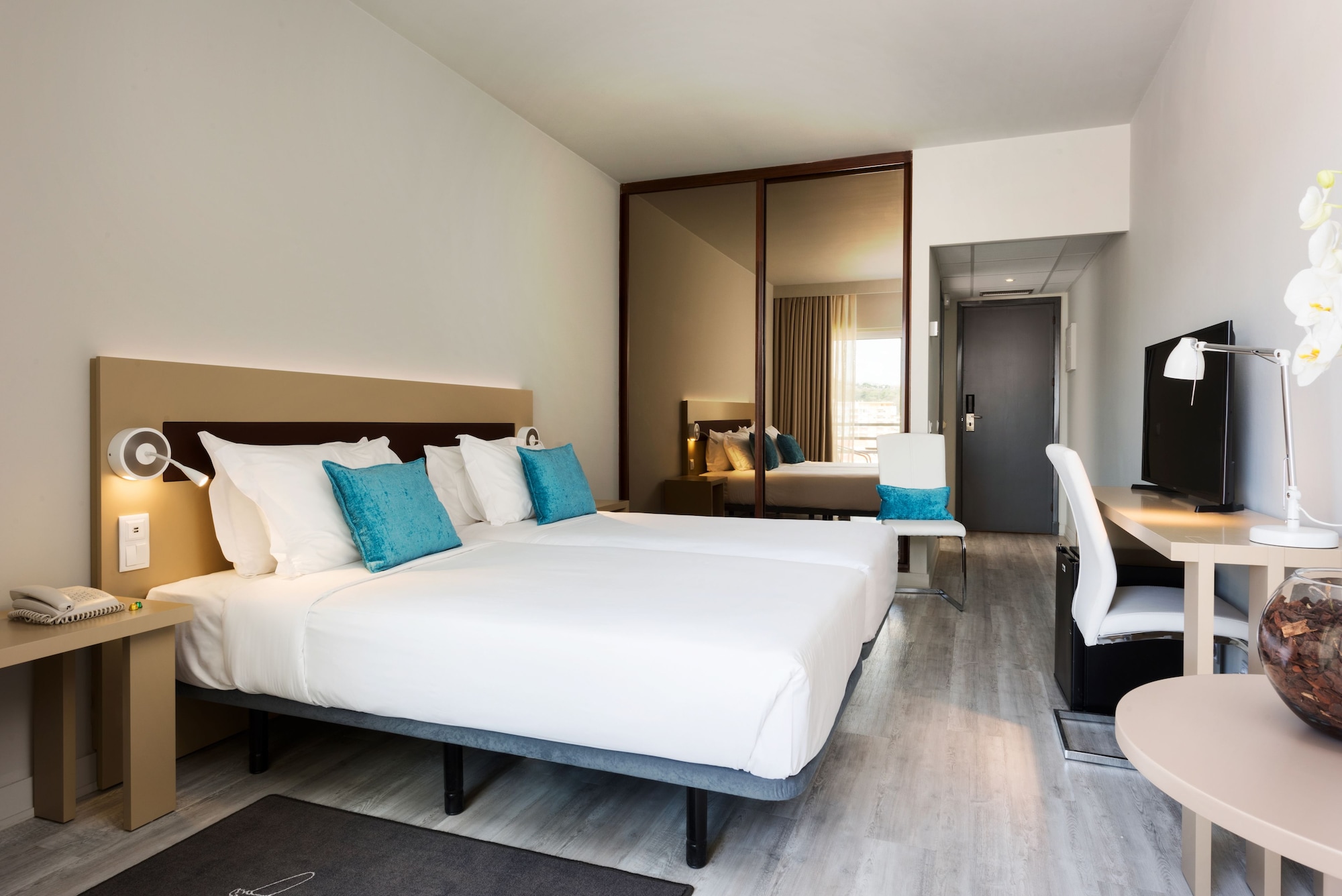Premium, Double Bed, Lateral Side Ocean View