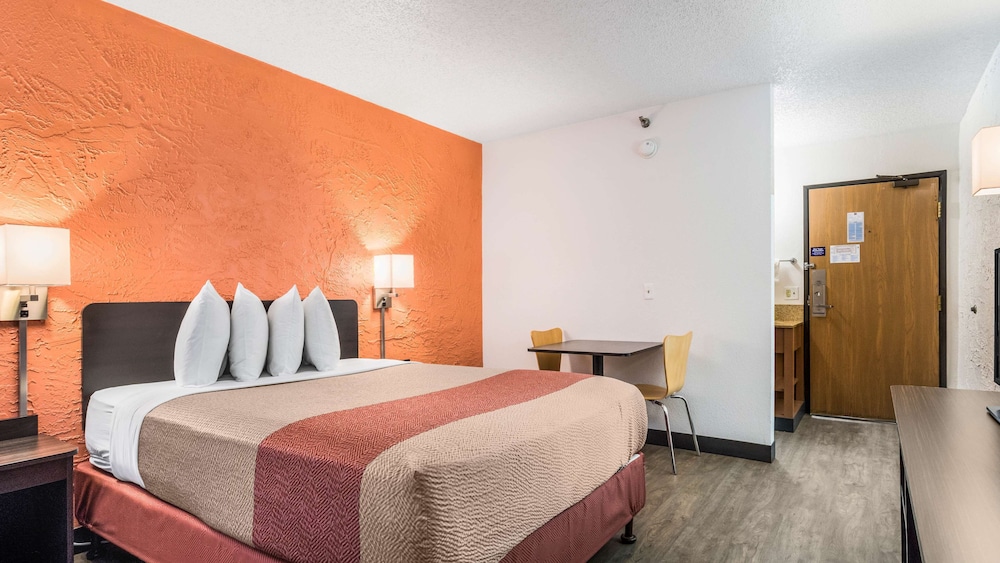 Motel6 Elk Grove Village, IL 22/44