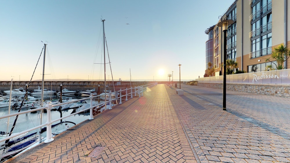 Radisson Blu Waterfront Hotel, Jersey 52/57