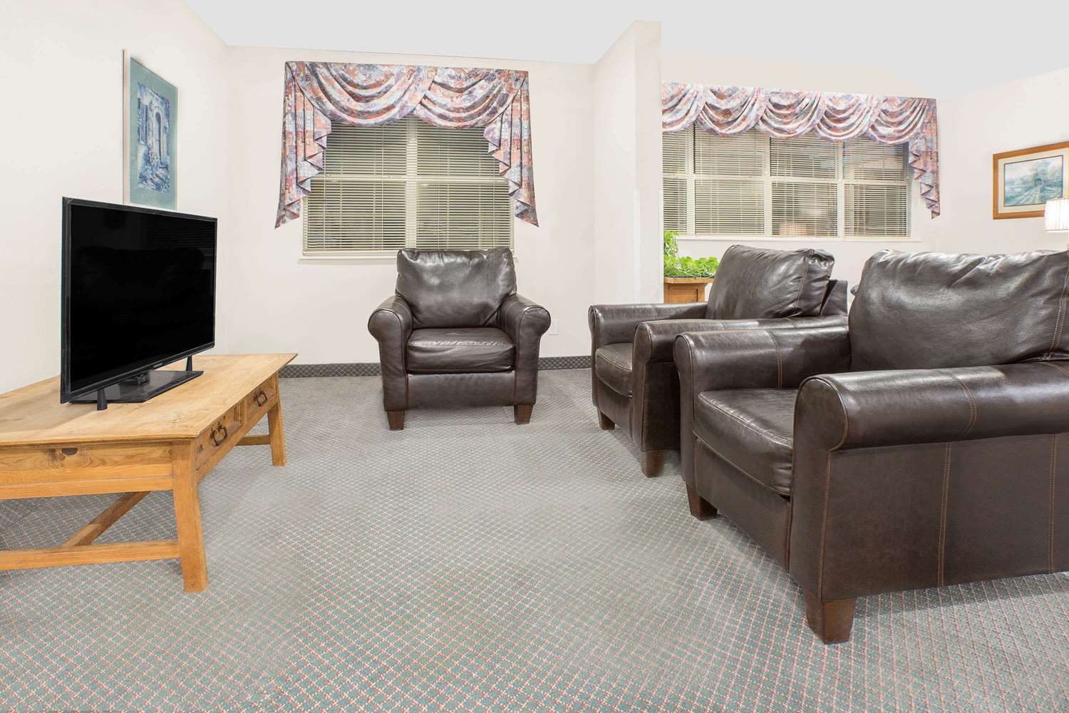 Microtel Inn By Wyndham Broken Bow 19/27