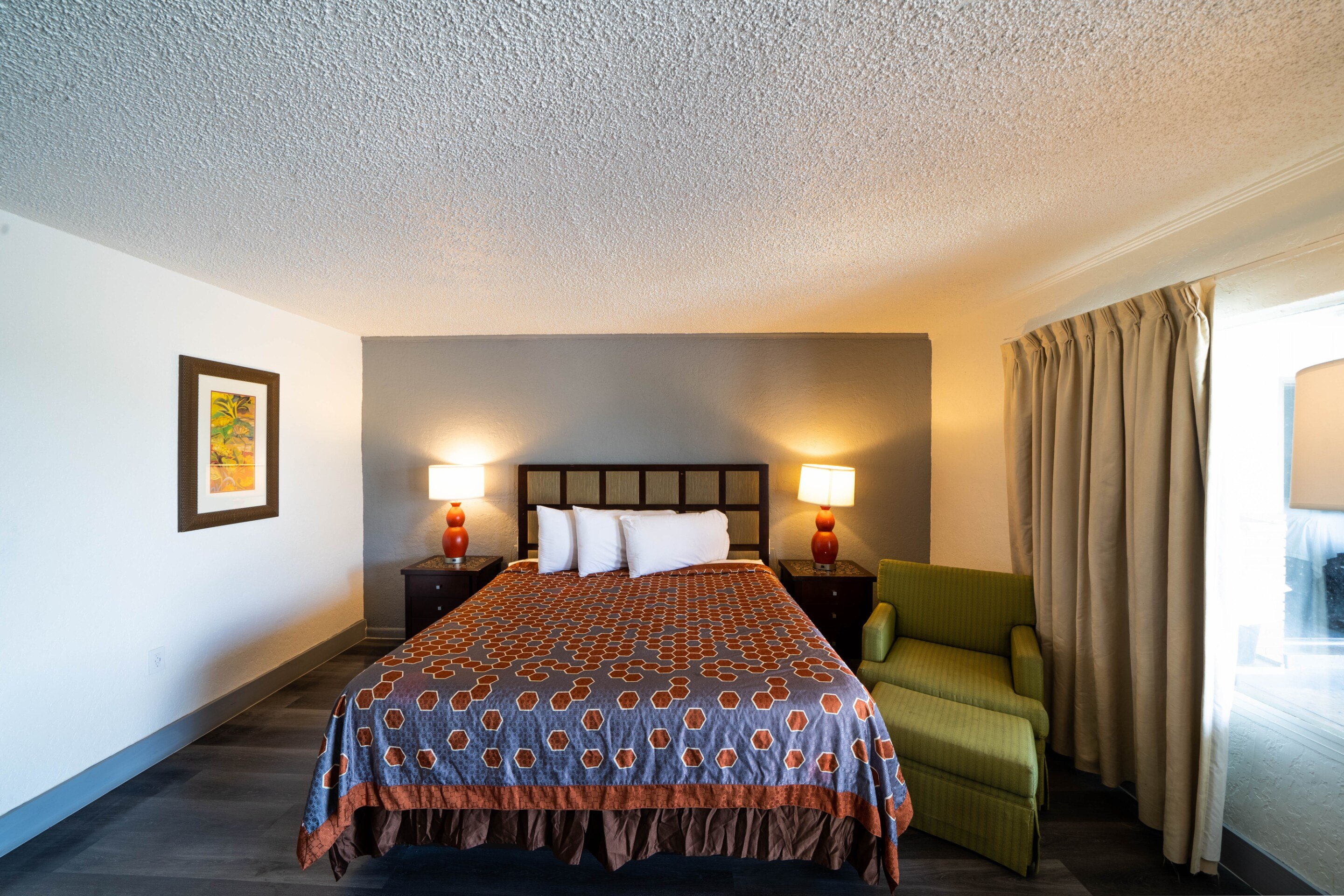 ROOM, KING BED, SMOKING