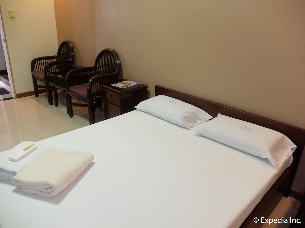 Rumi Apartelle Hotel 13/24