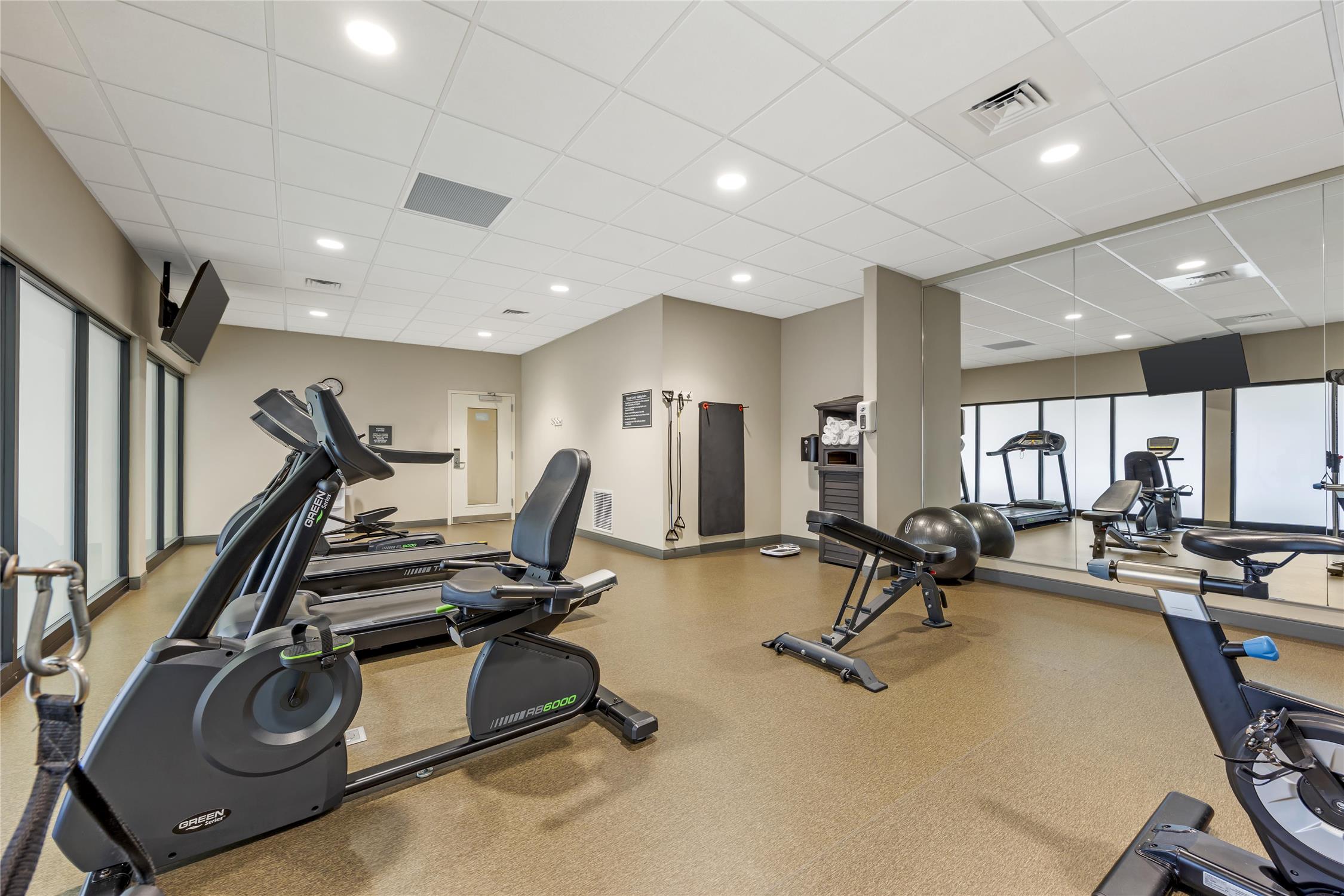 Best Western Plus Centralia Hotel & Suites 34/53
