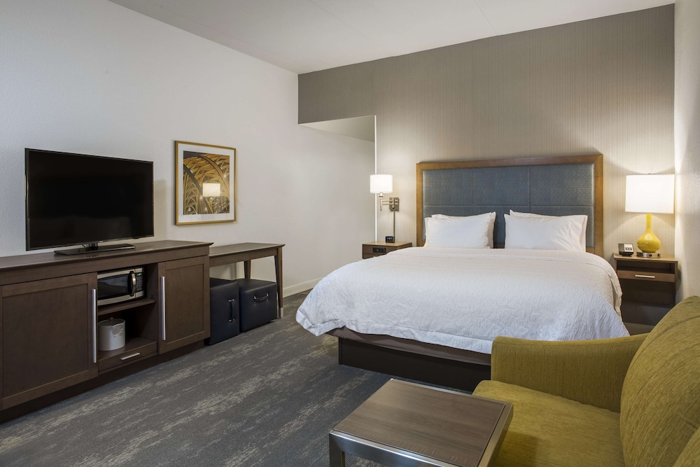 Hampton Inn & Suites Newport-Cincinnati 13/44