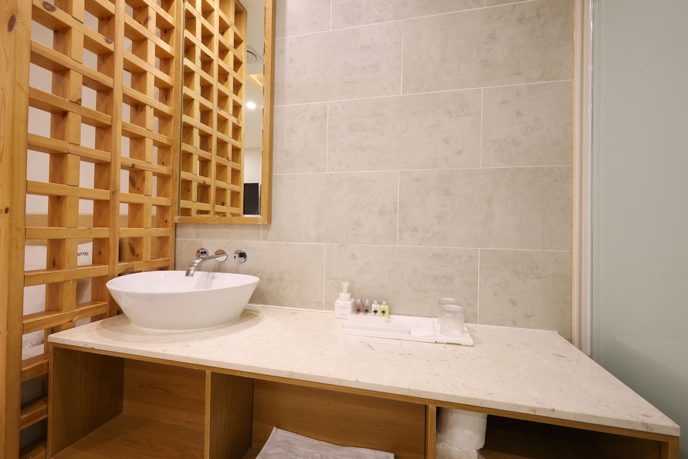 TRT Hotel 49/50