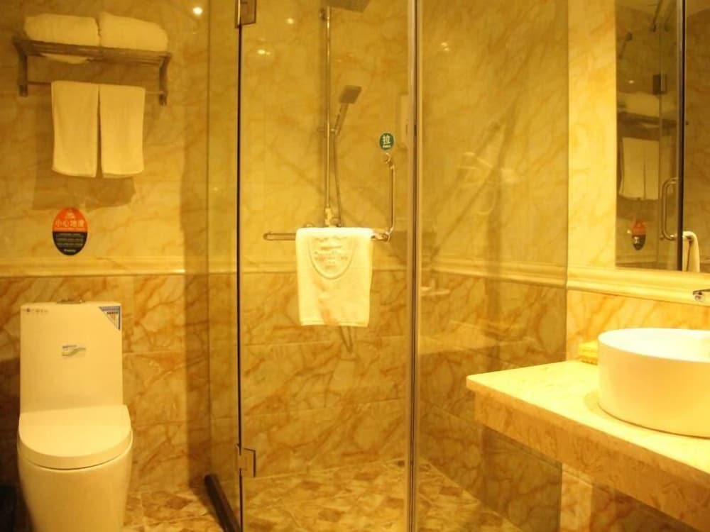 Greentree Inn Guangzhou Chimelong Paradise Yuangang Metro Station Hotel 23/26