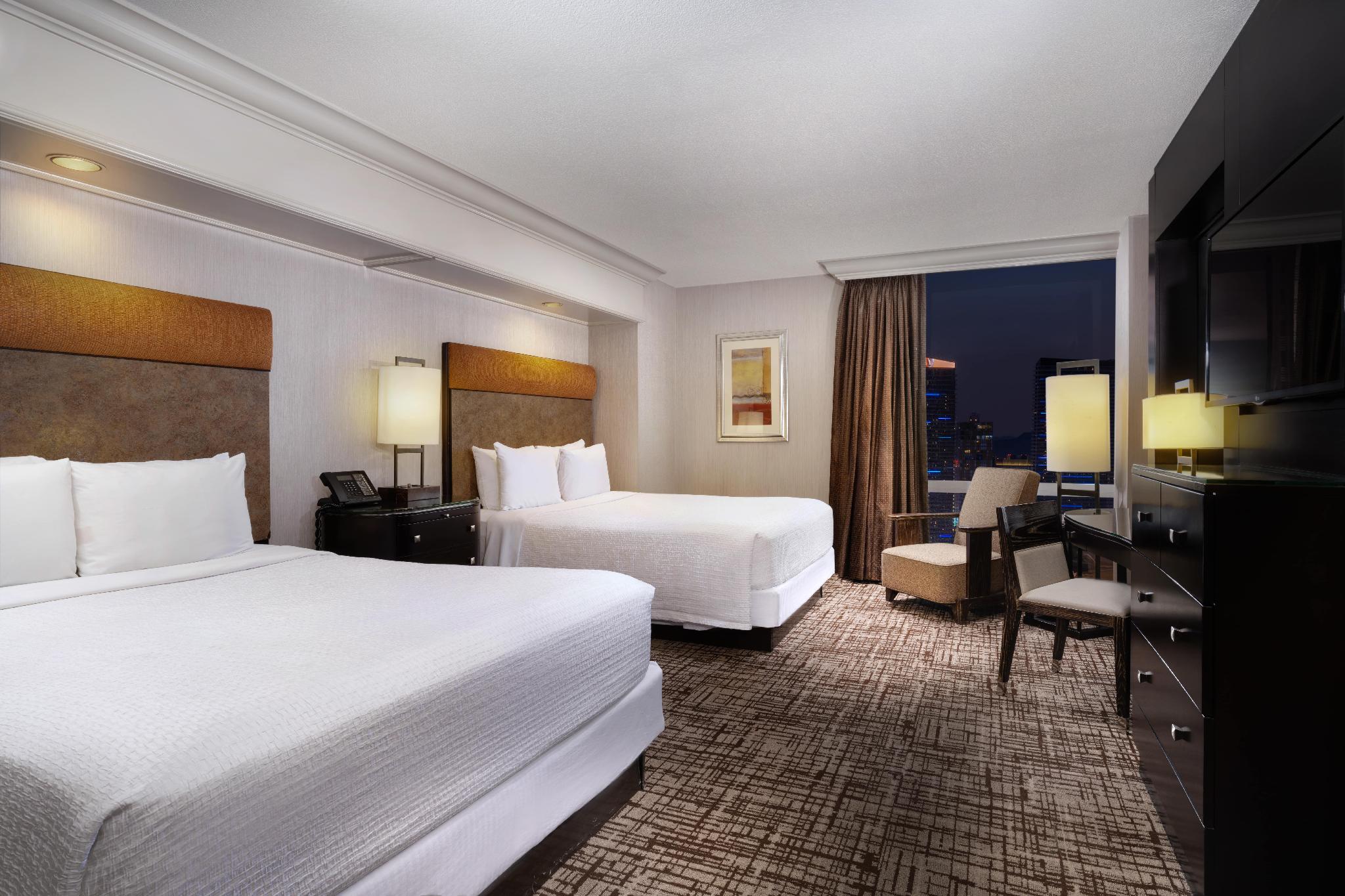 DELUXE, 2 QUEEN BEDS