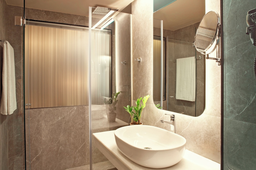 Zeus Essence Athens Central, Trademark Collection by Wyndham 60/63