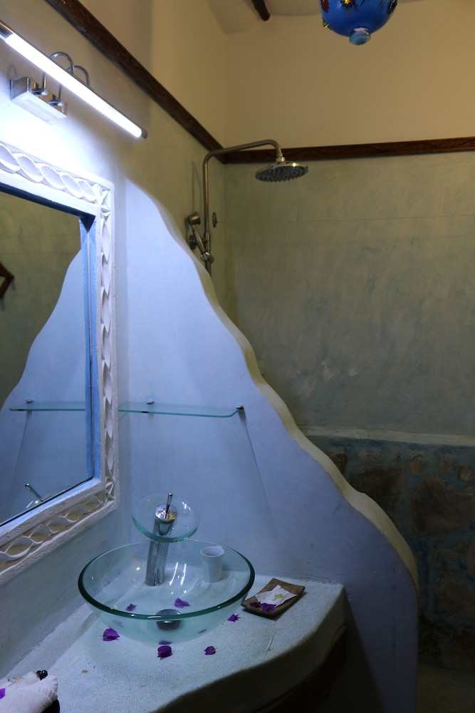 Zanzibar House 49/50