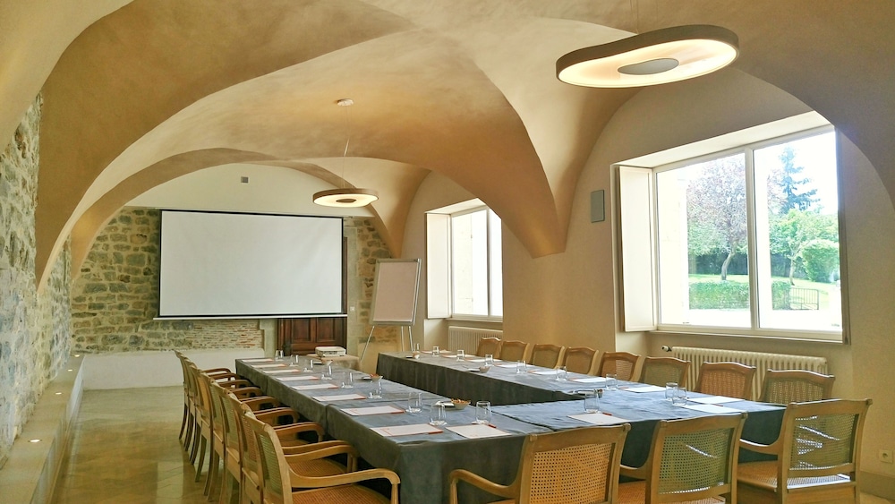 Chateau Sainte Sabine 45/53