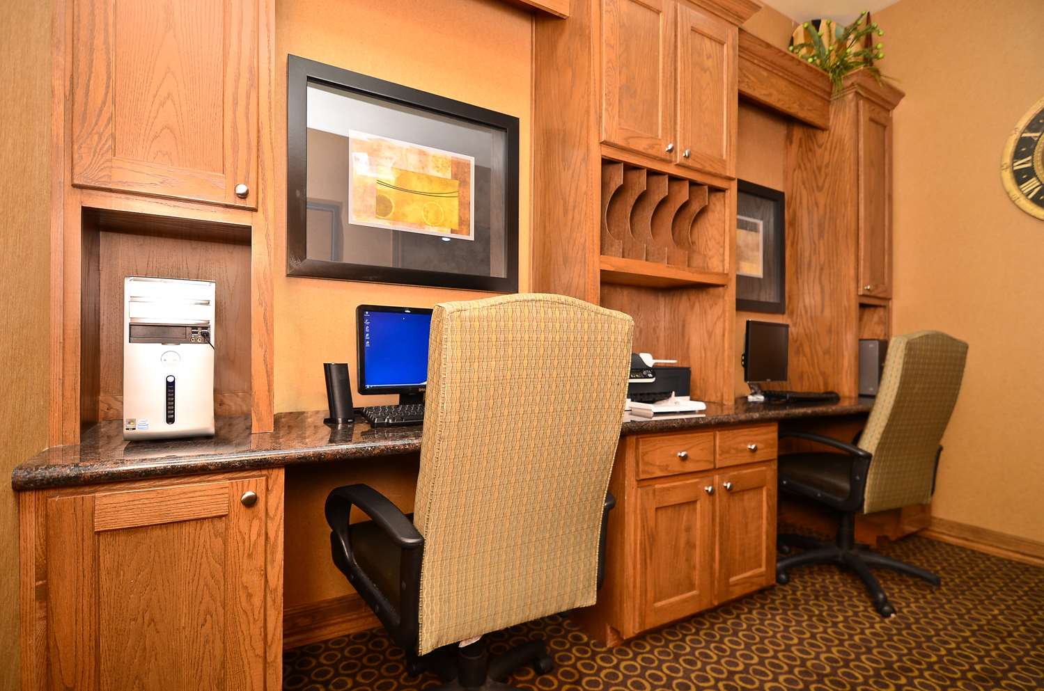 Best Western Plus Christopher Inn & Suites 27/32