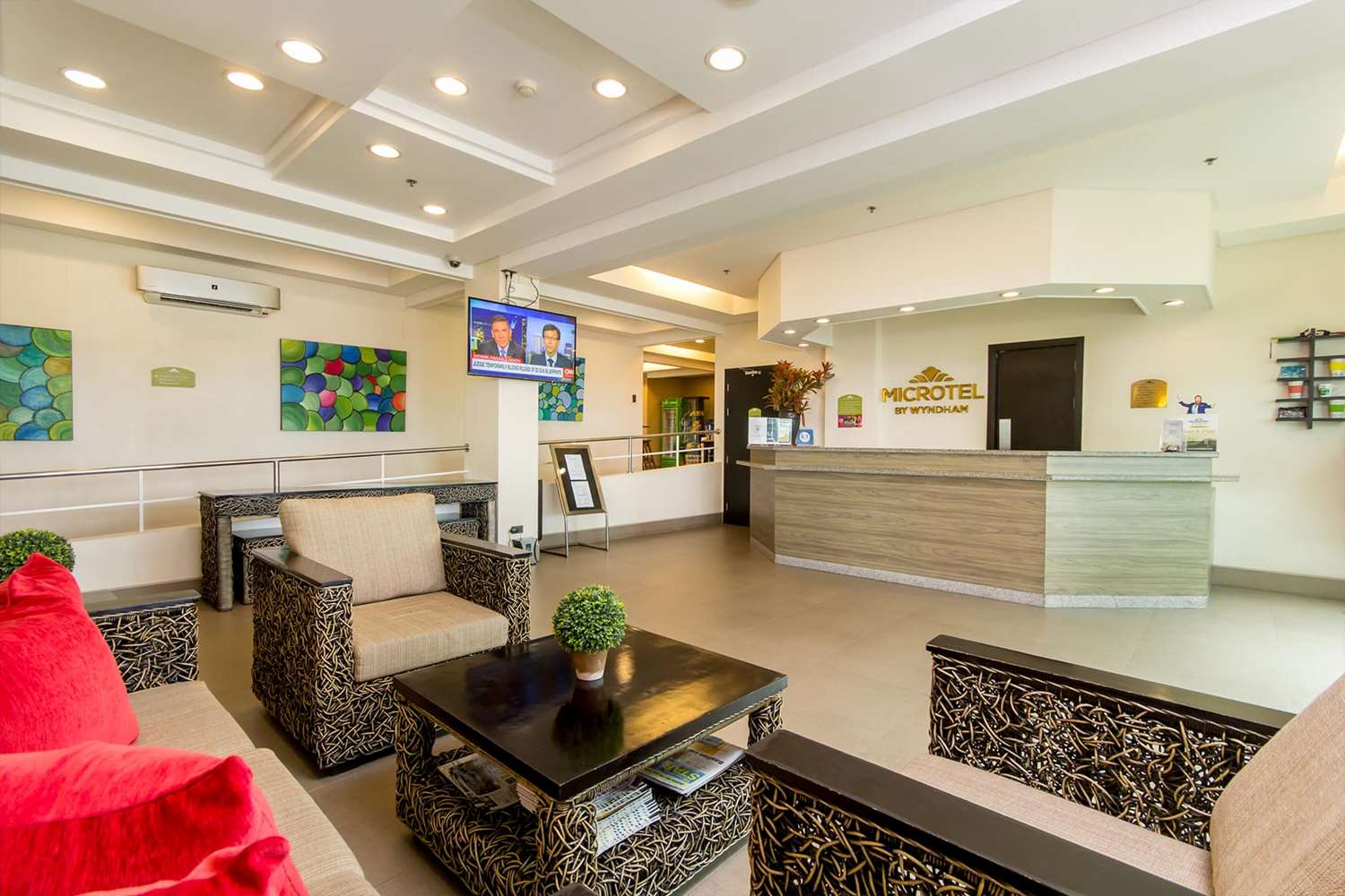 Microtel by Wyndham South Forbes near Nuvali 2/4
