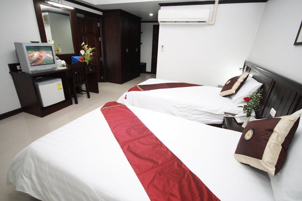 First Residence Hotel 23/48