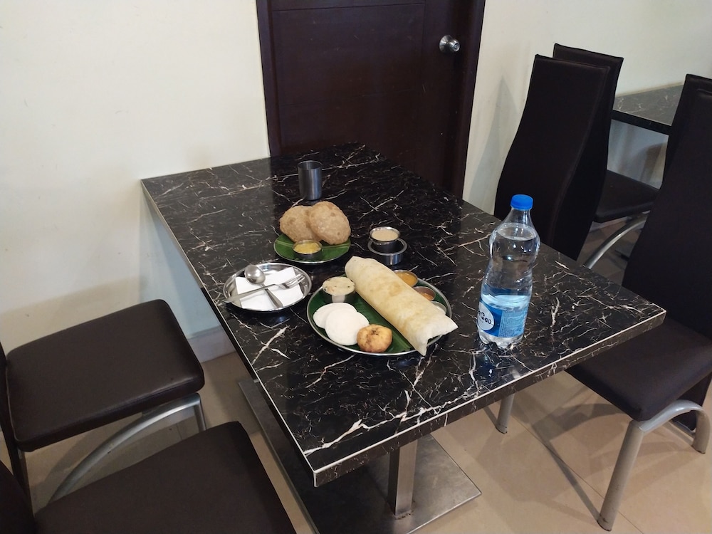 Hotel Abi Krishna 31/40