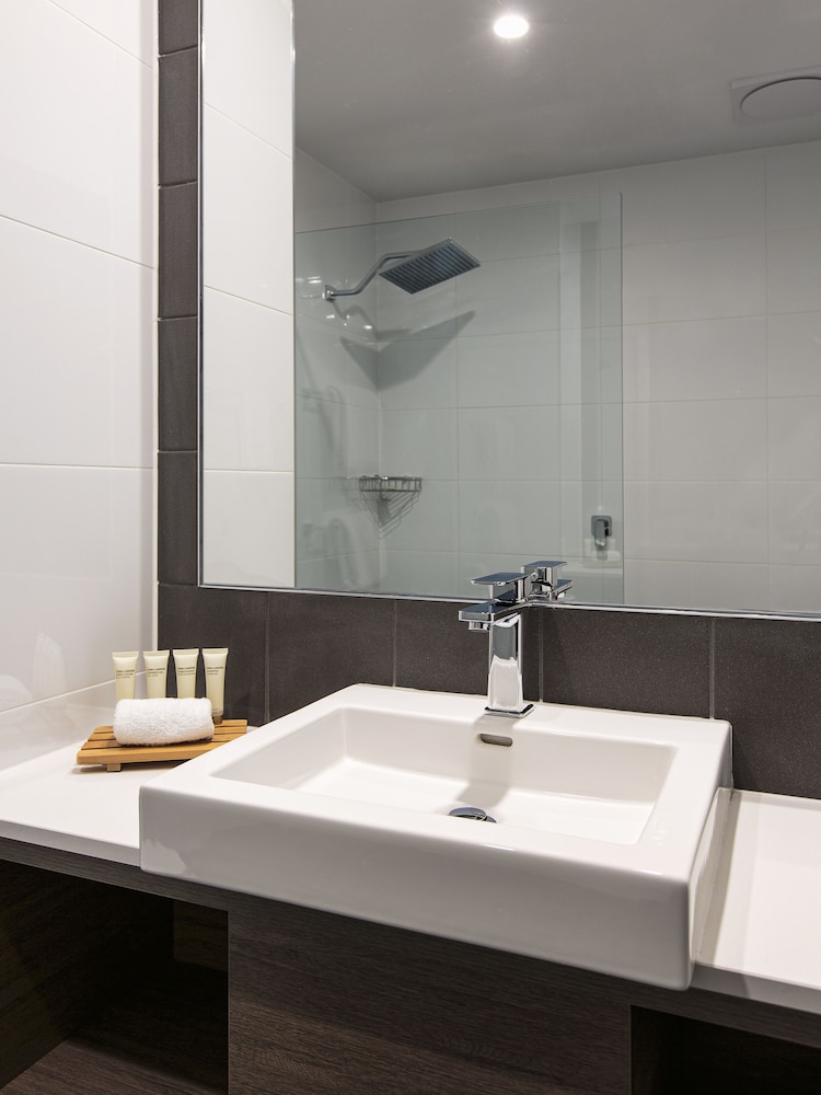 Mercure Sunshine Coast Kawana Waters 65/69