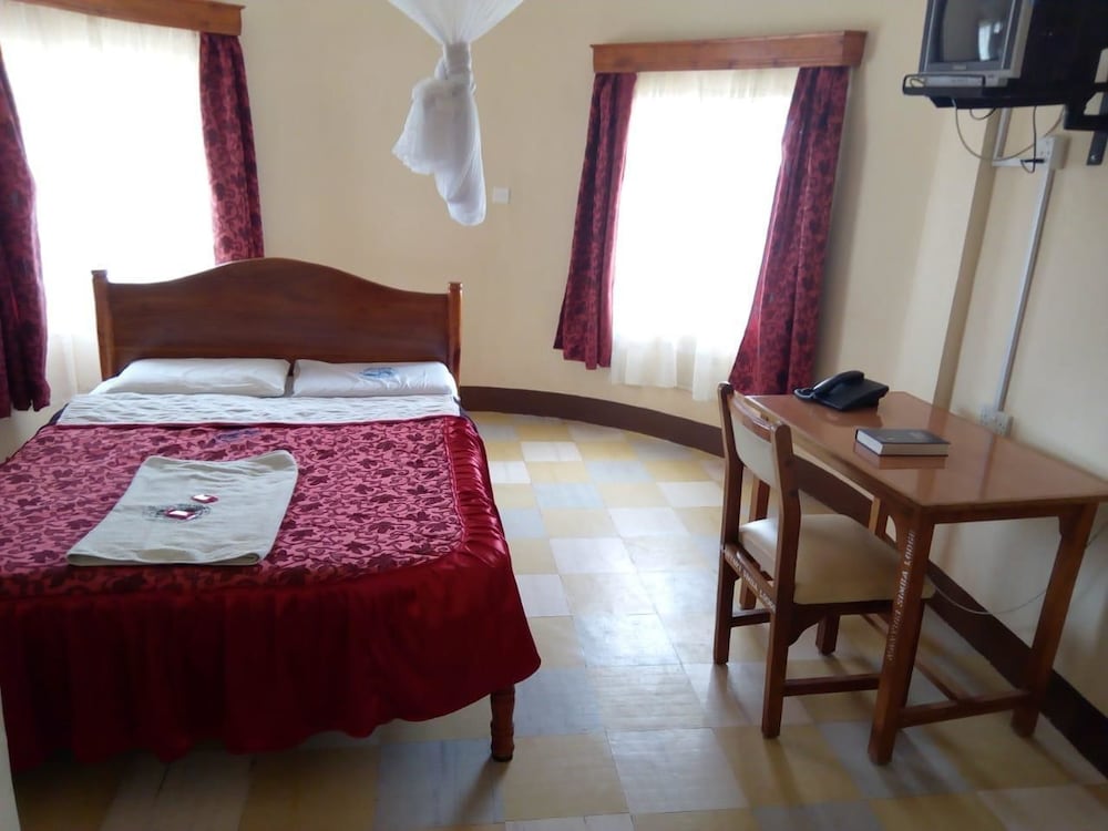 Nanyuki Simba Lodge 4/14