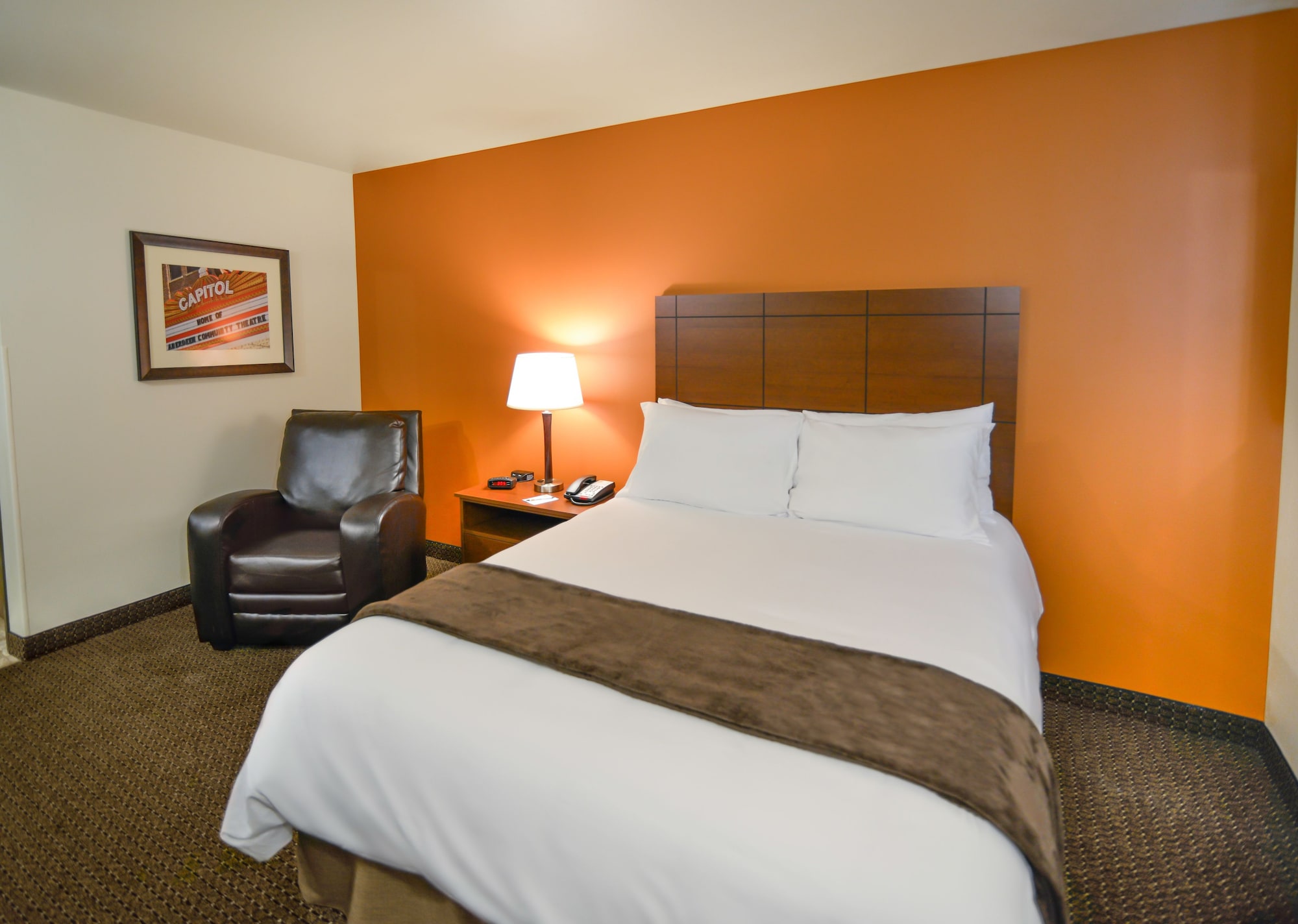 ROOM, QUEEN BED, ACCESSIBLE