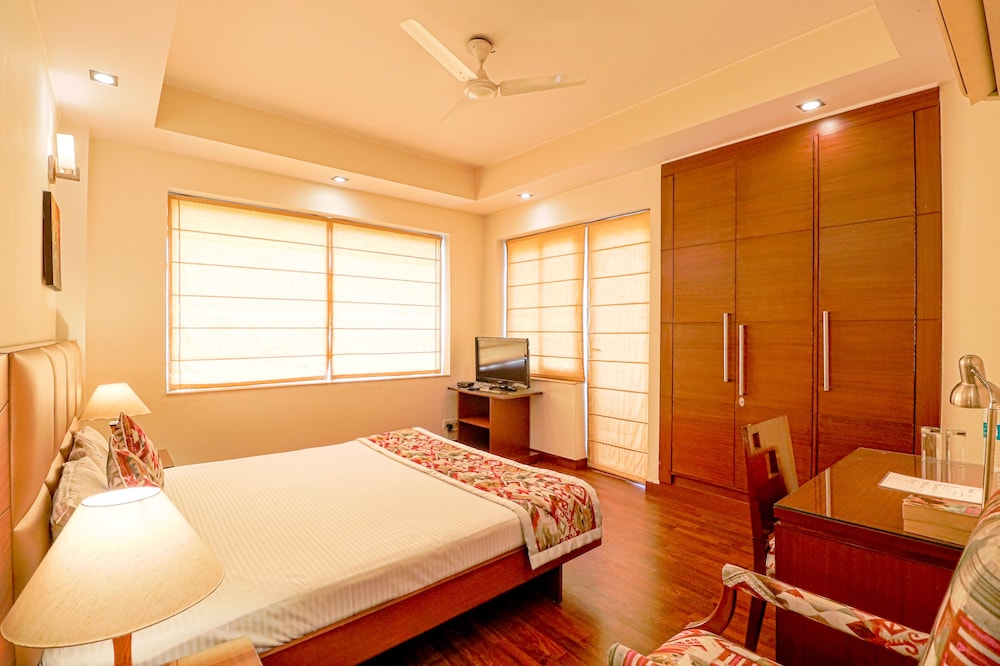 Ahuja Residency Sector 44 Noida 8/39