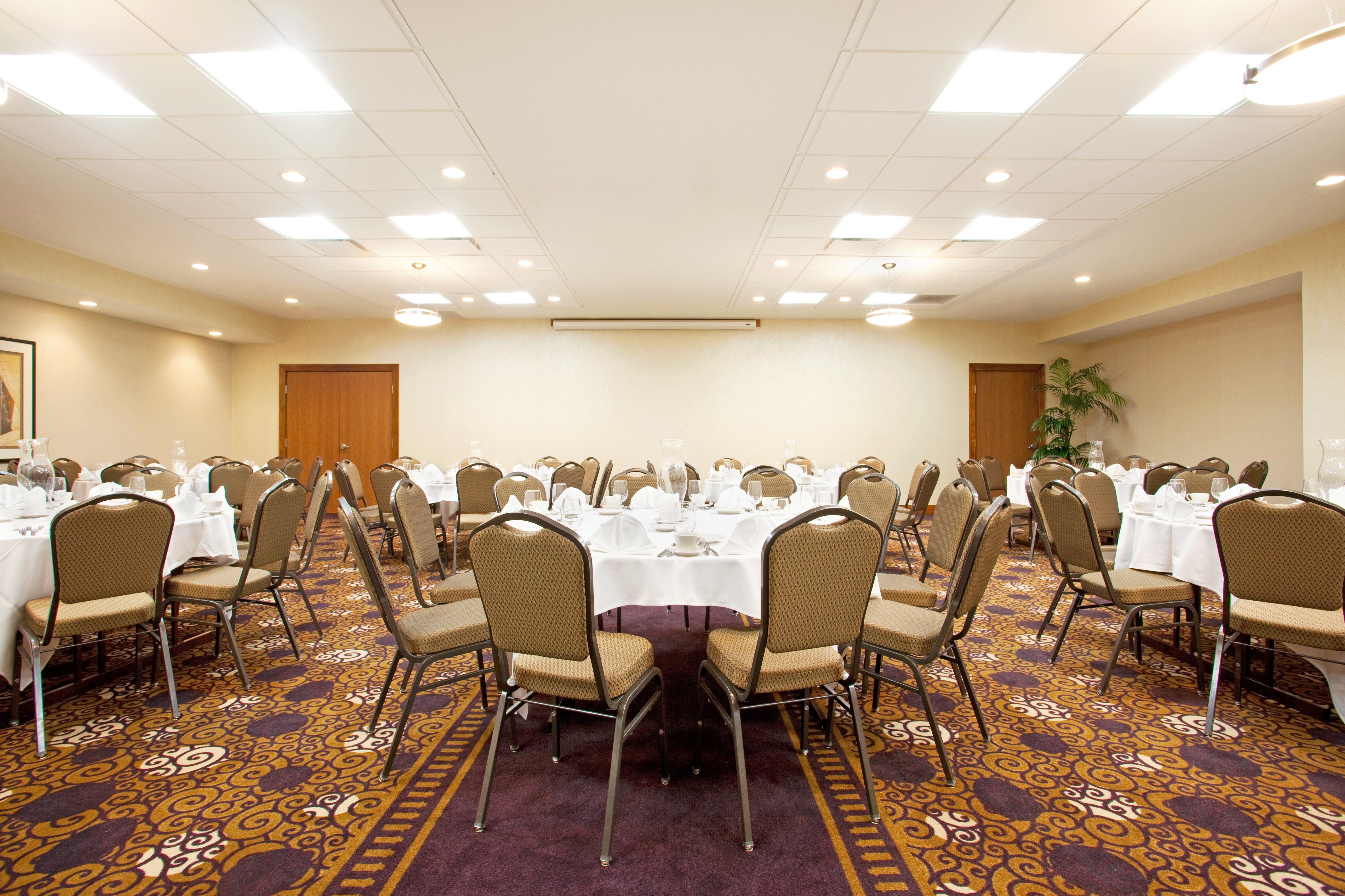 HOLIDAY INN BATTLE CREEK 40/47