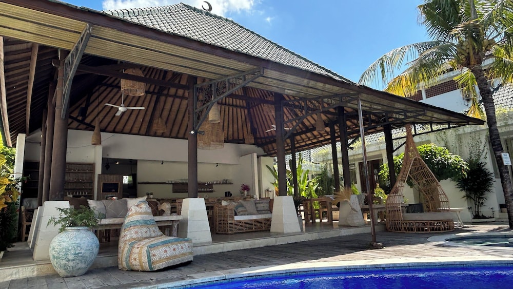 Artemis Villa And Hotel 2/46