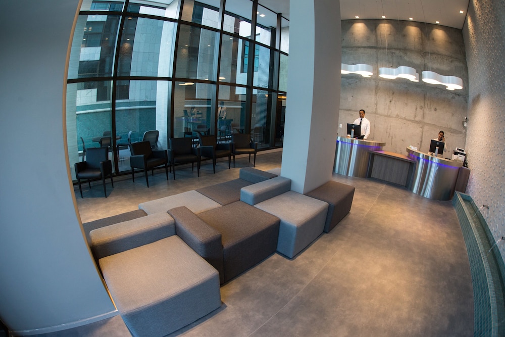 Acqua Suites 53/60