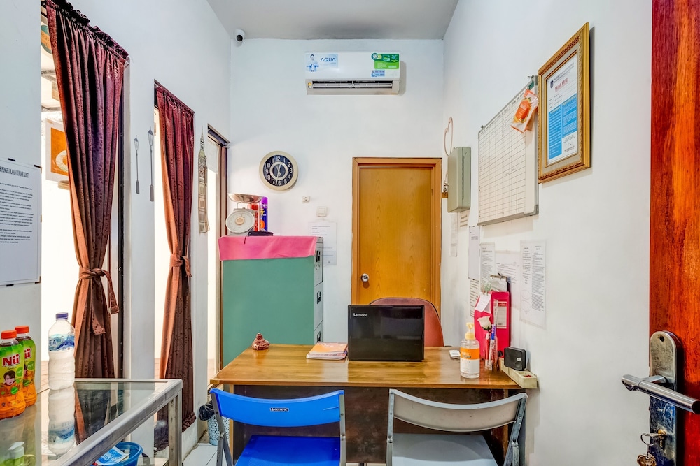 OYO 3878 Graha Hsc Syariah 3/17