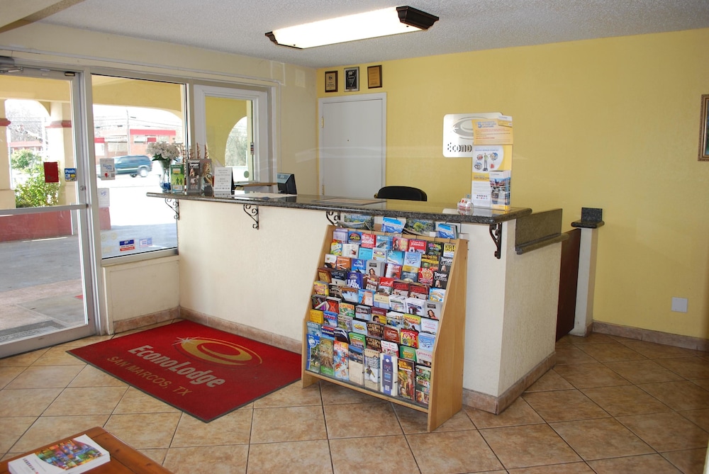 Econo Lodge San Marcos University Area 15/31