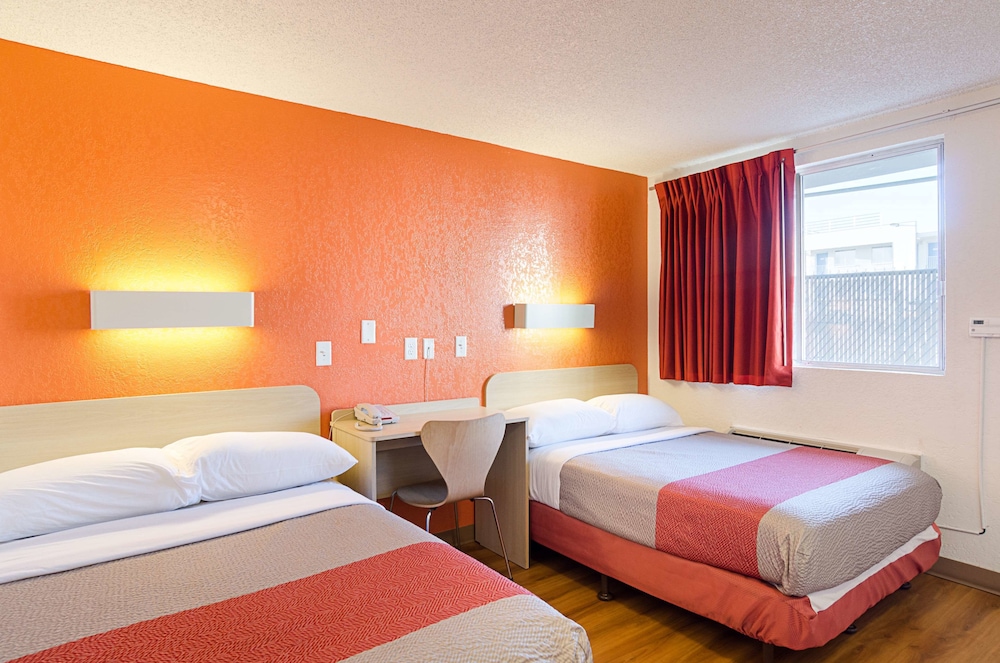 Motel6 Denver, CO – Downtown 30/58
