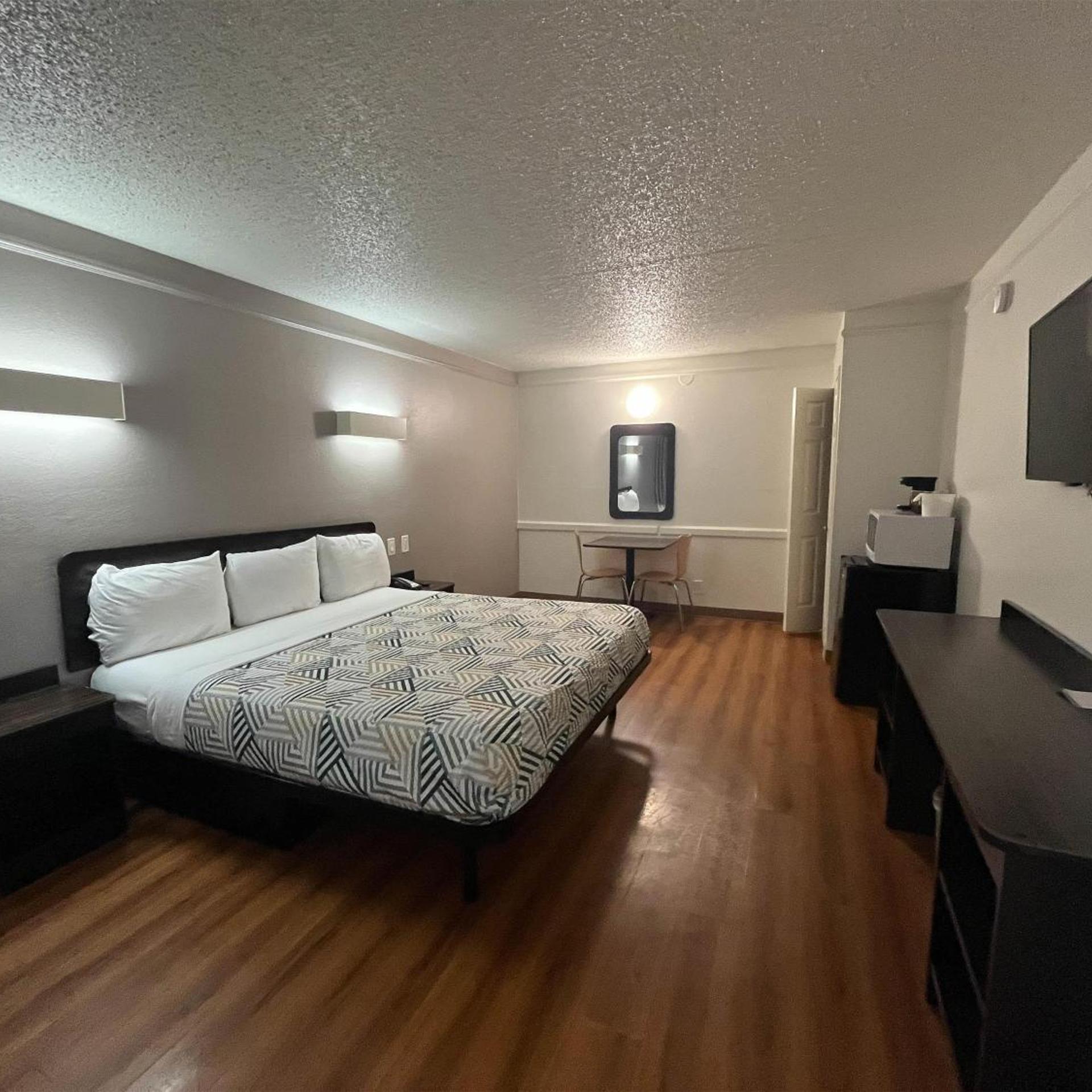Studio6 Studio6 Suites Euless, TX – DFW West 7/48