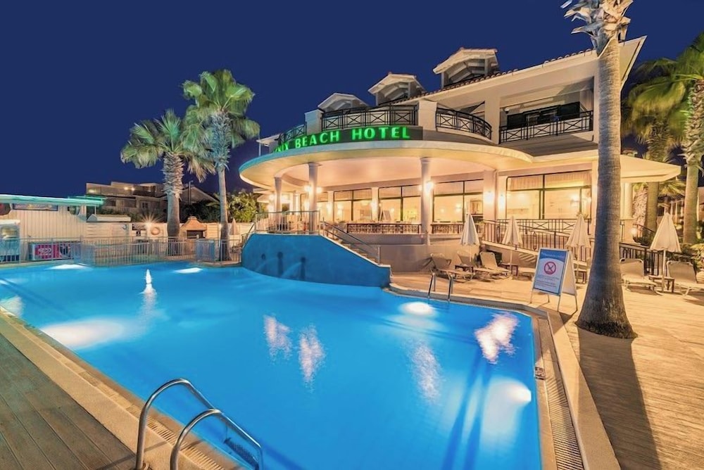 Phoenix Beach Hotel 5/72