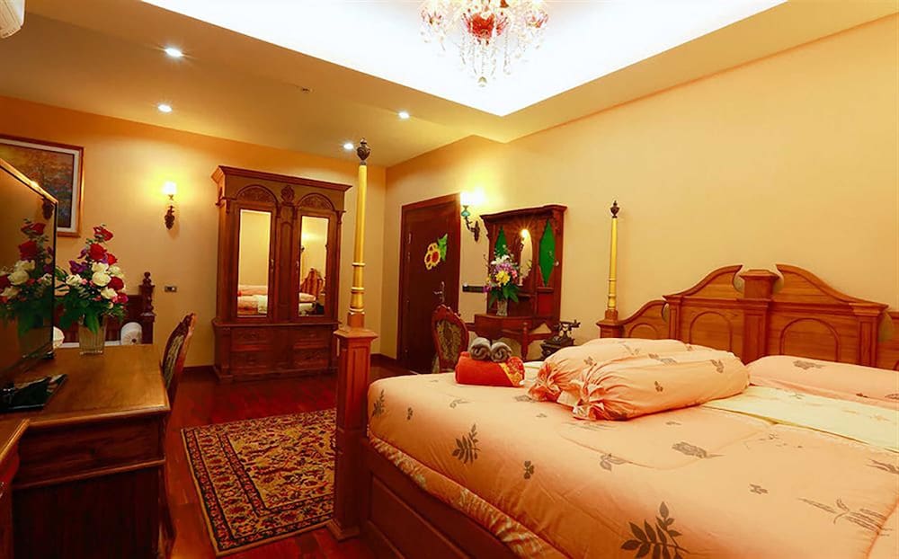 At Chiang Mai Hotel 13/50