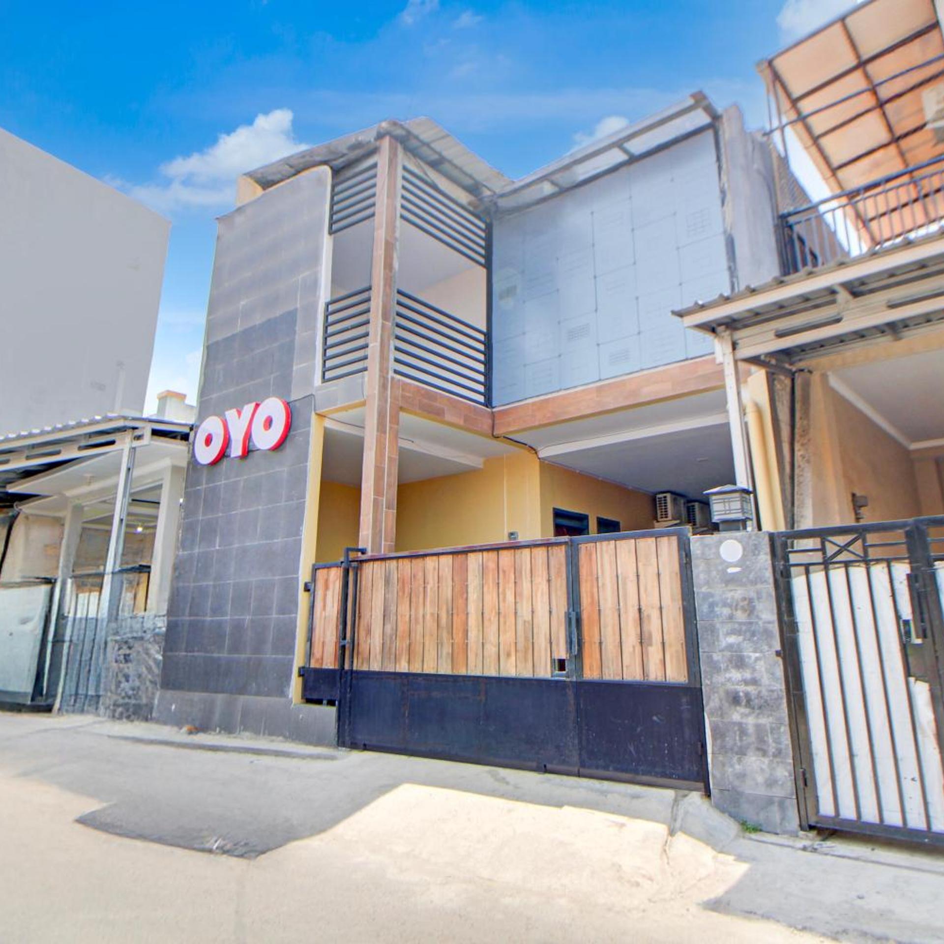 Hotel O Stasiun Tegal Near Alun-Alun Formerly Ameera Guest House in TEGAL