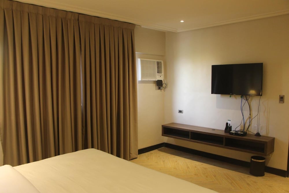 Acacia Hotel Bacolod 7/20