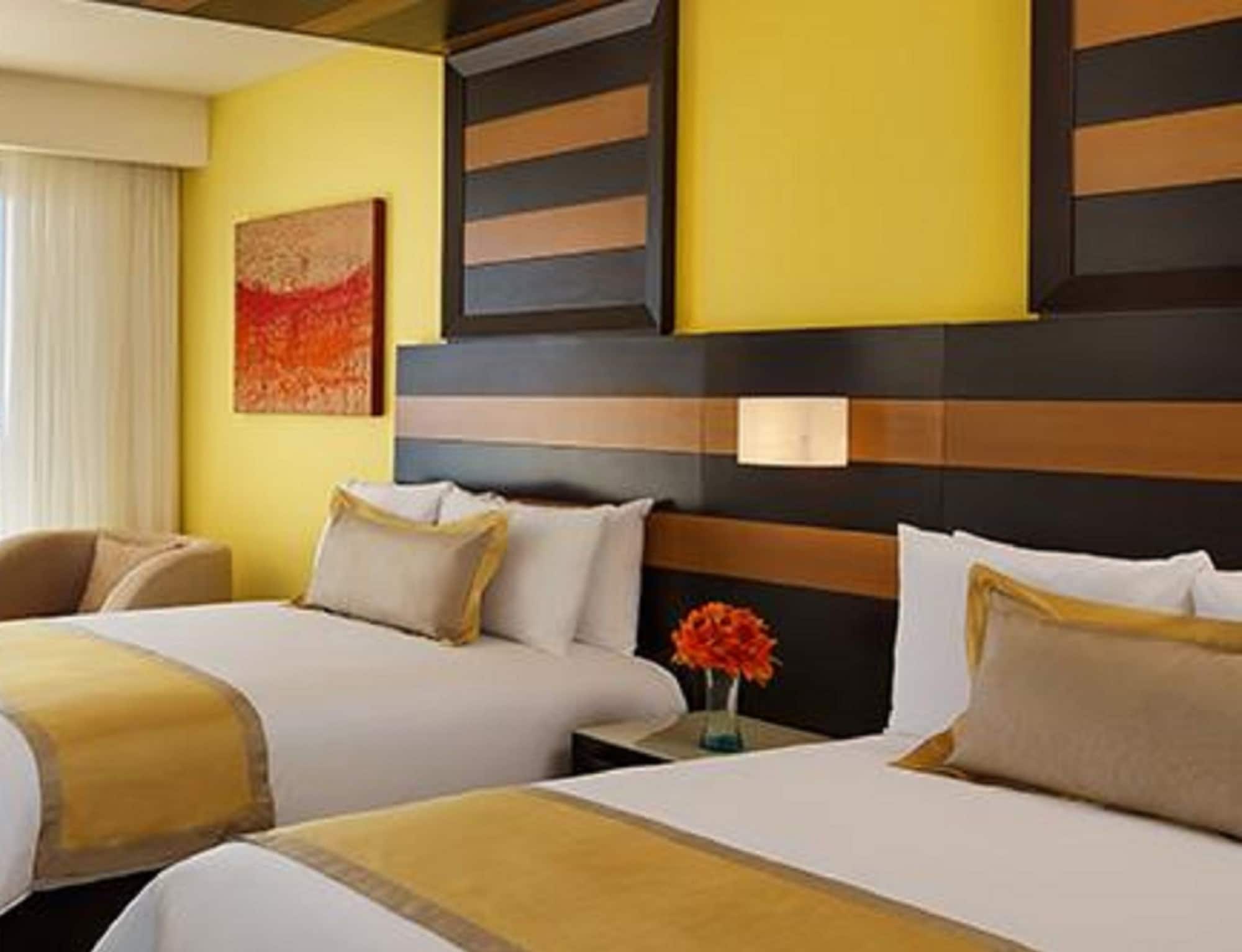 Junior Suite, 2 Double Beds, Ocean Front