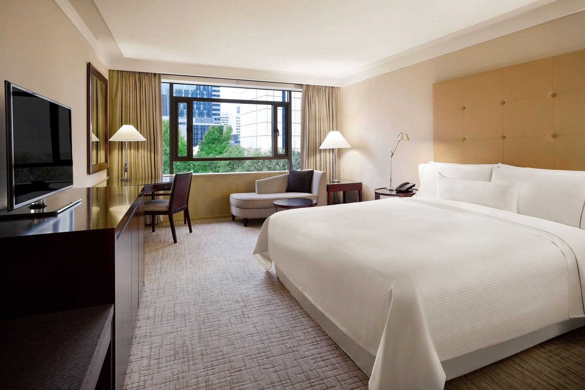 Deluxe, King Bed, City View