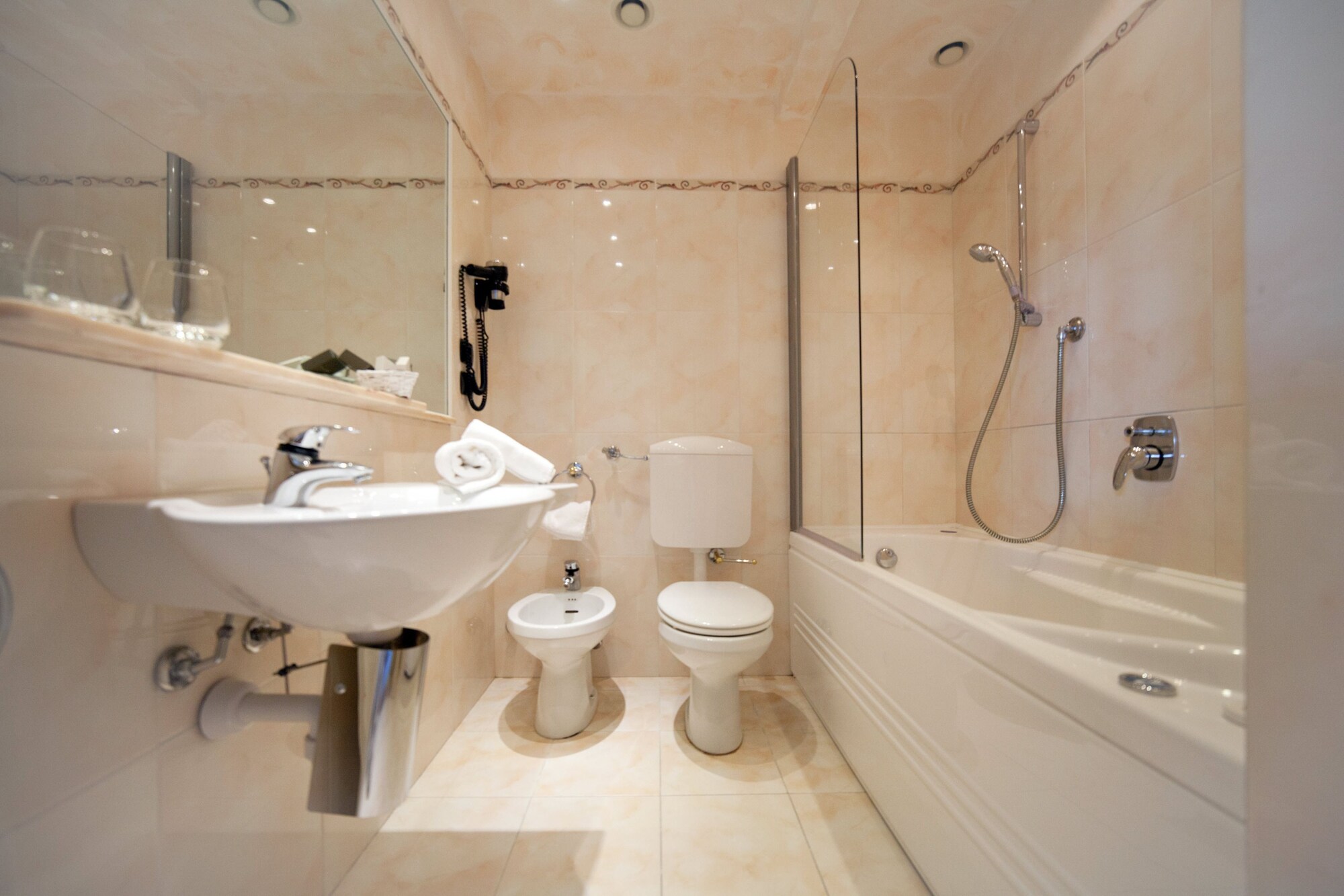 Comfort, Queen Bed, Sea View, Annex, Nyala Suite Hotel 3/3