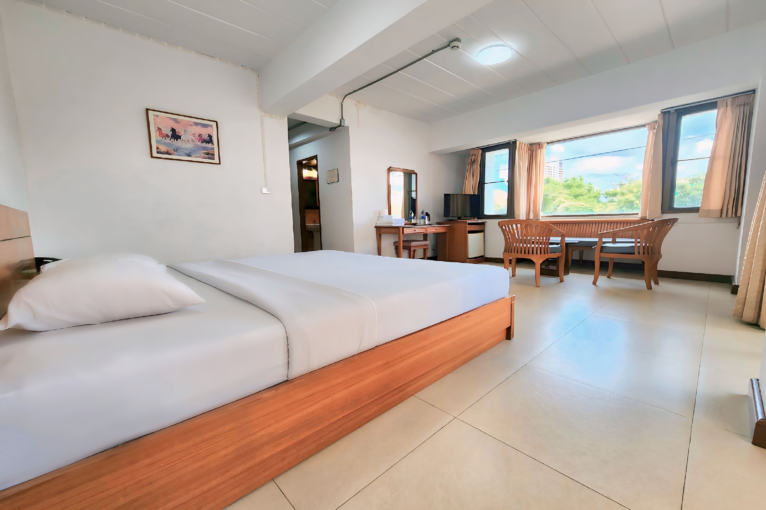 Grand Deluxe King Room