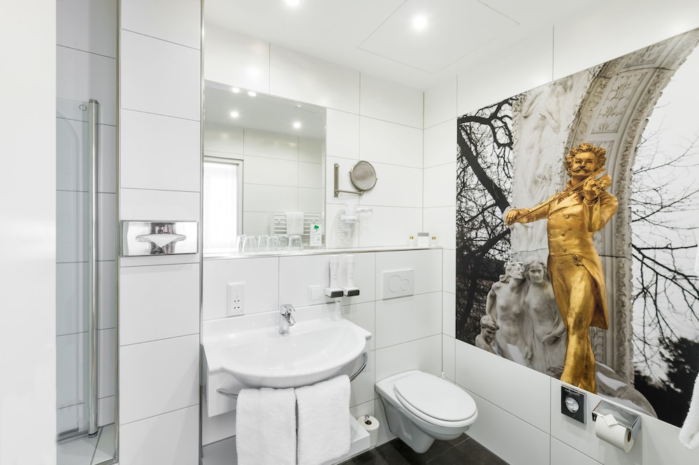 Johann Strauss Hotel 50/52