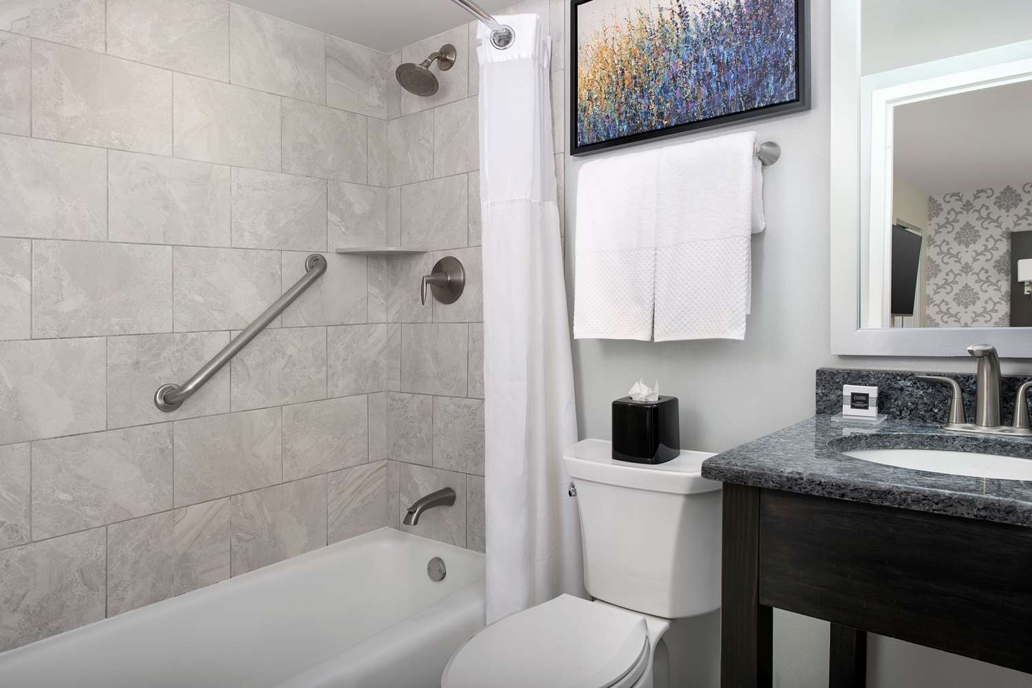 West End Washington Dc Tapestry Collection By Hilton 45/46