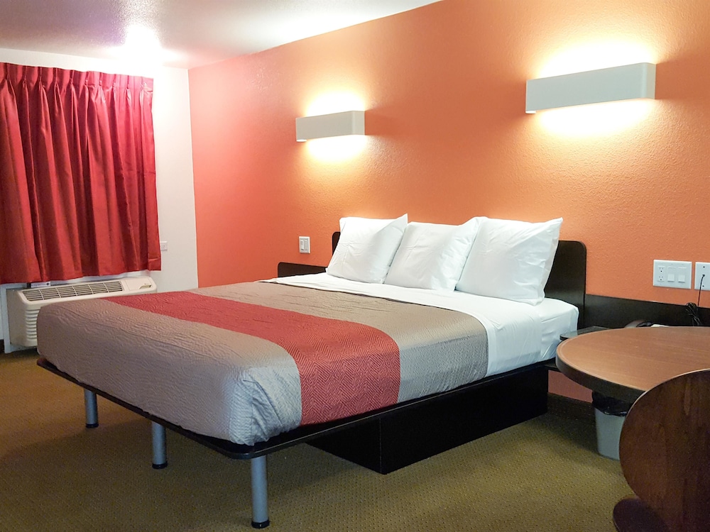 Motel6 Erie, PA 16/31