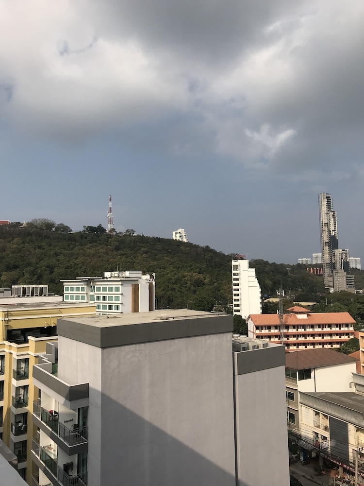 Pattaya Hiso Hotel 63/65